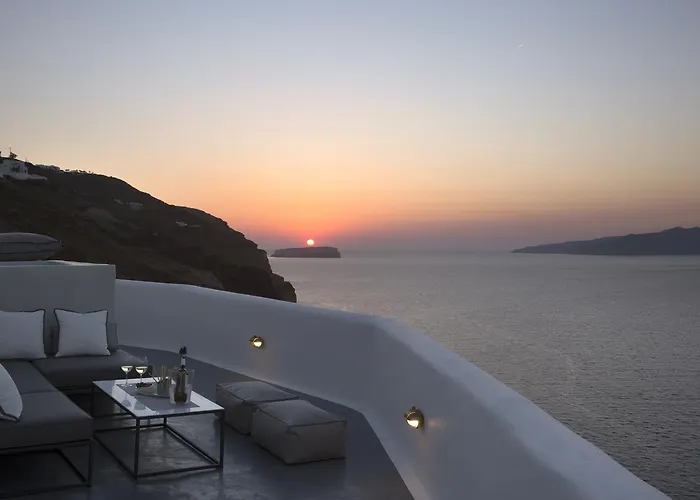 Akrotiri Cove